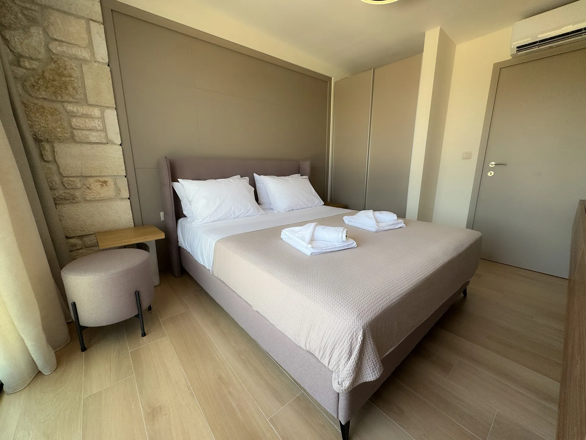 The Olive Path-Villa K4 Iris Double Room with Private Swimming Pool spavaca soba